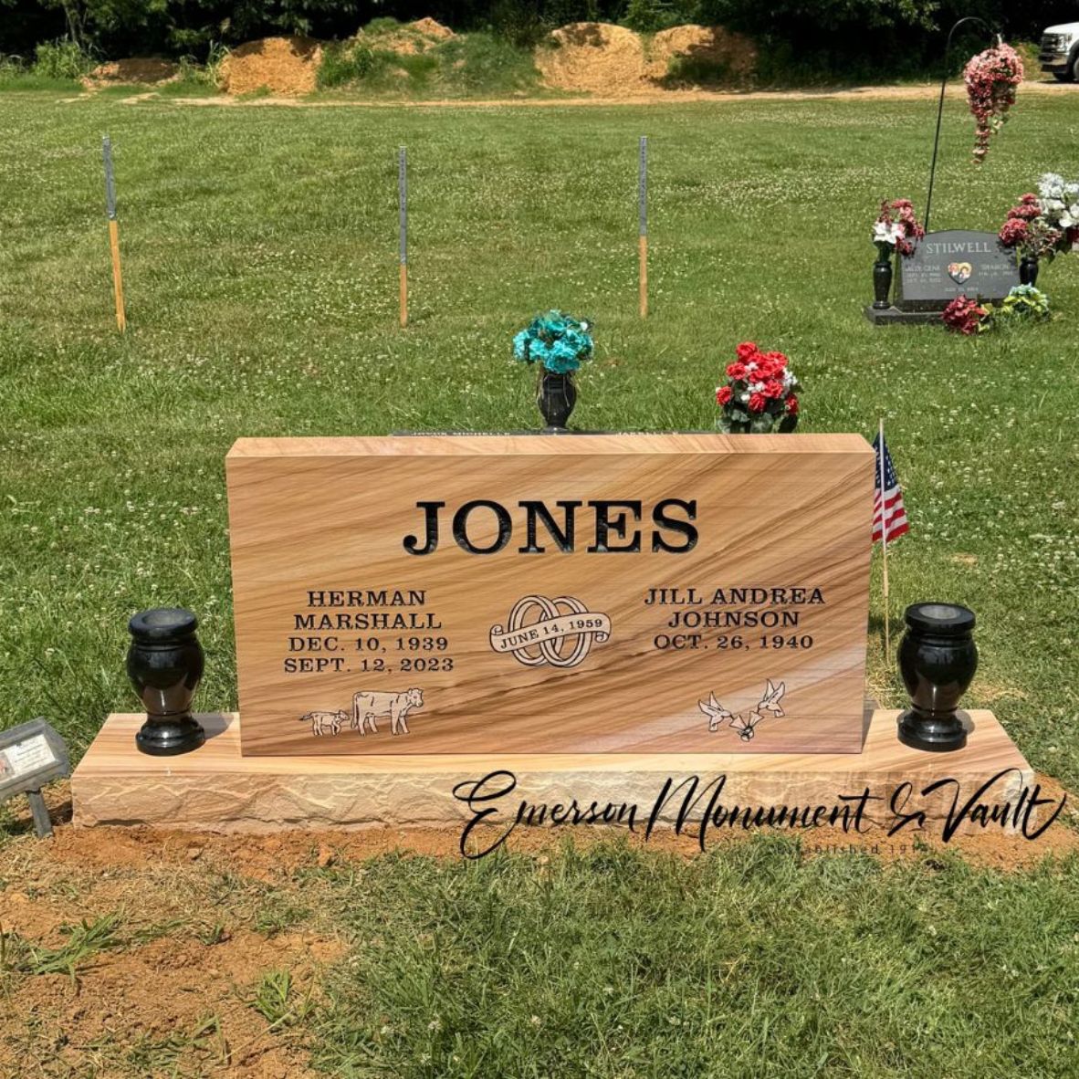 Emerson Monument Company Wood Grain Memorial Headstone for Two People Upright Memorial